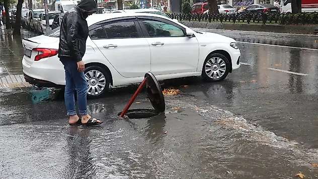 Meteoroloji'den Kuvvetli Yağış ve Fırtına Uyarısı: İki Bölge İçin Alarm