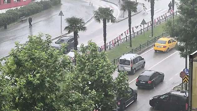 Meteoroloji'den kuvvetli yağış uyarısı: 4 il için alarm