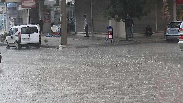 Meteoroloji'den Sağanak ve Kuvvetli Rüzgâr Uyarısı