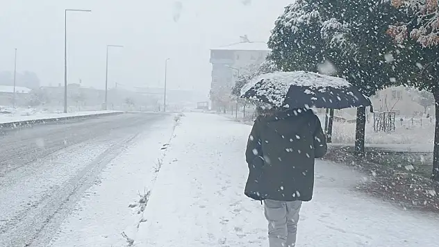 Meteoroloji'den yurdun kuzeydoğusu için kuvvetli kar ve sağanak uyarısı