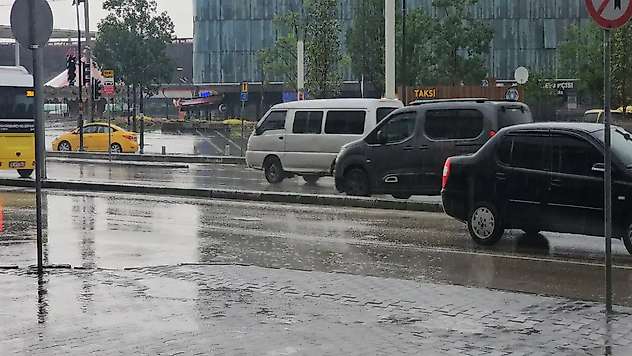 Meteoroloji Uyardı: Çok Sayıda İlde Kuvvetli Yağış Bekleniyor