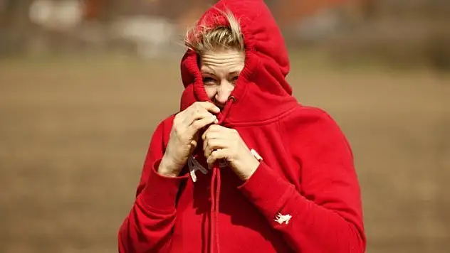 Mevsim geçişlerinde hava durumuna göre giyinmek ağrıları azaltıyor