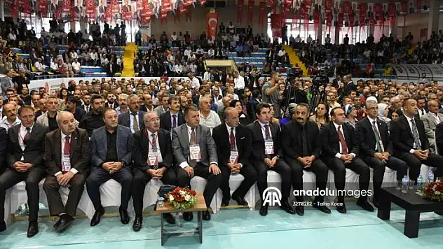 MHP Genel Başkan Yardımcısı Aydın, partisinin Erzurum il kongresinde konuştu: