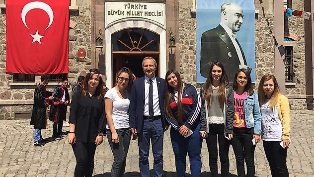 MHP Genel Başkan Yardımcısı Yurdakul'dan 23 Nisan Mesajı: 'Çocuklarımız Türkiye Yüzyılı'nın Teminatıdır'
