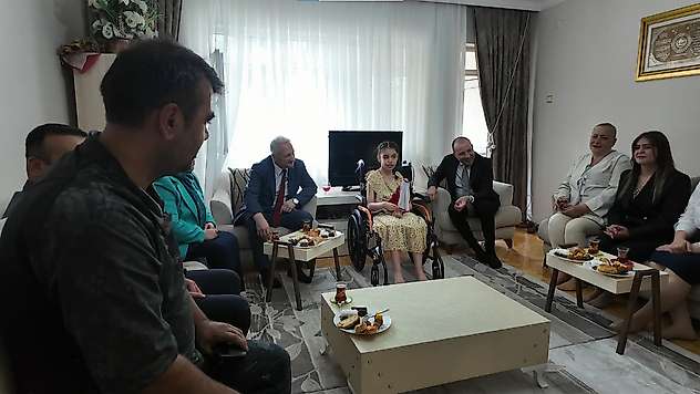 MHP'li Yurdakul'dan Nisanur'a Anlamlı Ziyaret: Bahçeli'nin Selamını İletti