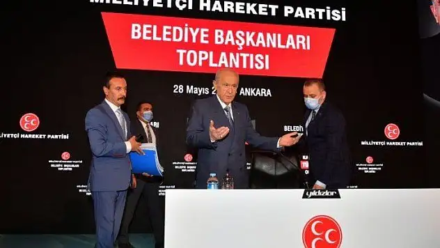 MHP Lideri Bahçeli, belediye başkanları ile bir araya geldi