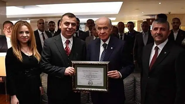MHP Lideri Devlet Bahçeli'yi anlatan ilk İngilizce kitap yayınlandı