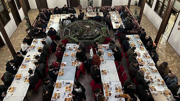 Millet Han'daki Ramazan Çadırı Yoğun İlgi Görüyor