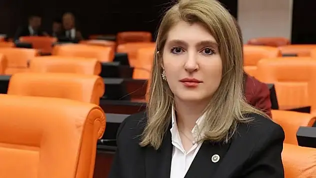 Milletvekili Ölmeztoprak'tan Berat Kandili Mesajı