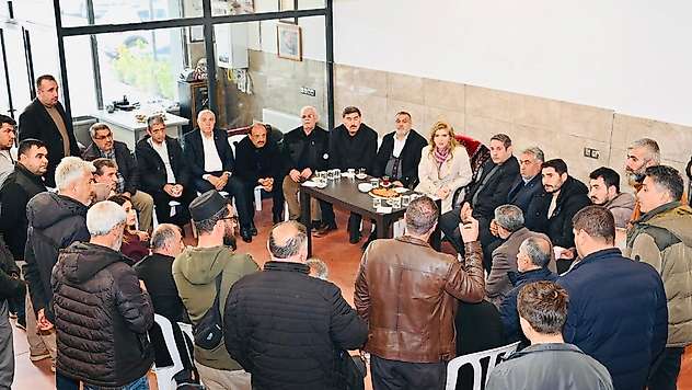 Milletvekili Ölmeztoprak'tan Merkez Çarşı'sında Yeni İş Yerlerine Taşınan Esnafa Ziyaret