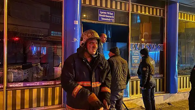 Mimar Sinan'da Beyaz Eşya ve Mobilya Mağazasında Yangın