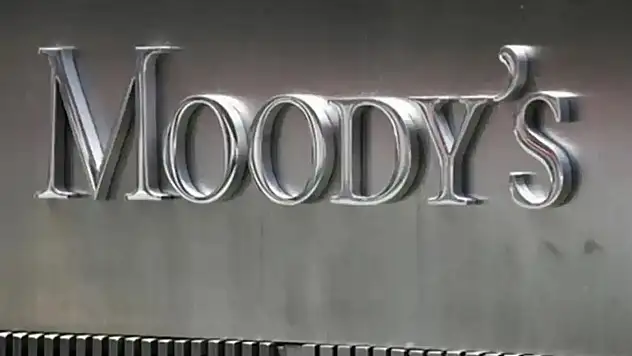 Moody's Türkiye'nin kredi notunu yükseltti