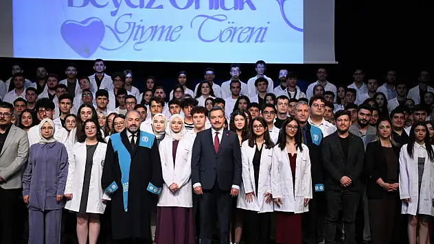 MTÜ'de Geleceğin Hekimleri Beyaz Önlüklerini Giydi