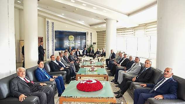 Muhtarlar Dayanışma Derneğinden Başkan Er'e Hizmet Teşekkürü