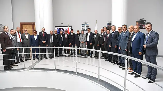 Muhtarlar Günü Münasebetiyle Muhtar Dernek Başkanlarından Belediye'ye ziyaret