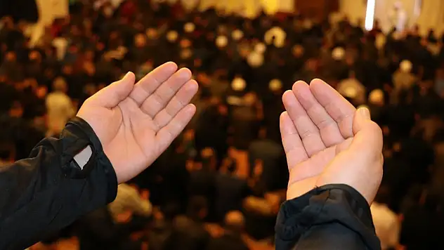 Müminler Miraç Kandili'ne Hazırlanıyor