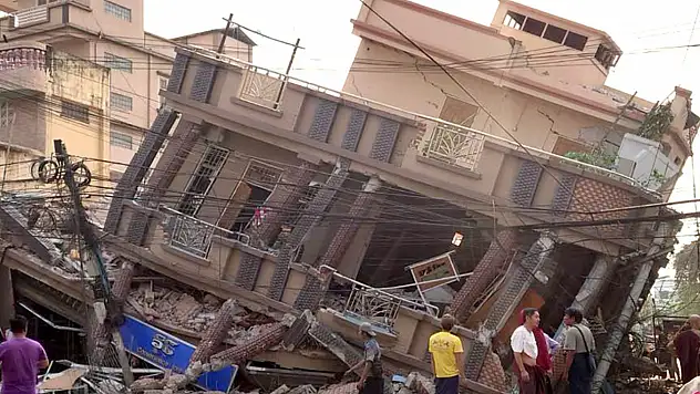 Myanmar'daki depremlerde 694 kişi öldü, 1670 kişi yaralandı