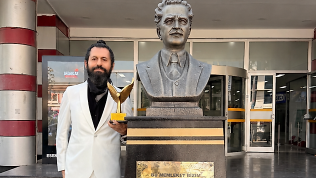 Nâzım Hikmet'in Anısına 'Akif Manaf Sağlık ve Barış Ödülü' Verildi