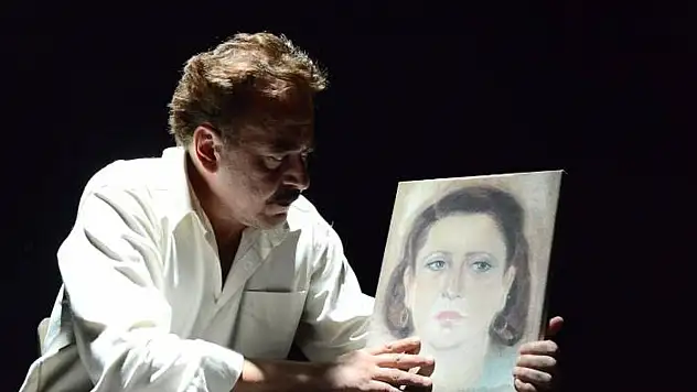 Nazım Hikmet'in Piraye'ye Yazdığı Mektuplar Tiyatro Sahnesinde Canlanıyor