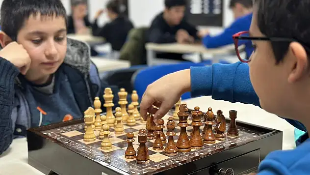 Öğrenciler Satranç Turnuvasında Akıl Teri Döktü