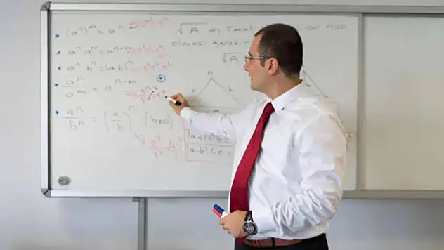 Öğretmenlerin beklediği açıklama geldi: Mesleki çalışma haftası çevrim içi yapılacak