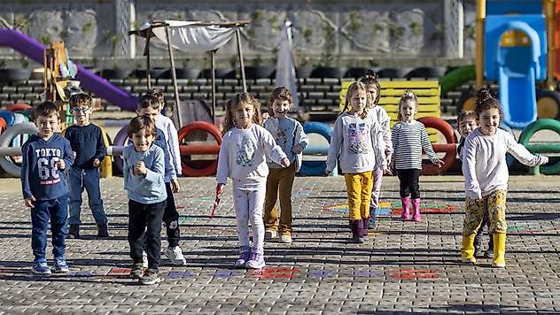 Okullarda ilk zil 'uyum' için çaldı
