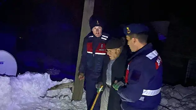 Olumsuz Hava Koşullarında Ekiplerden Zamanla Yarışan Müdahale