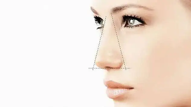 Op. Dr. Diren Çelik Burun Şekli Yüz Güzelliğini Etkiliyor !