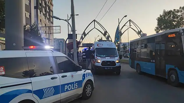 Otobüste başlayan Kadınların tartışması bıçaklı  kavgaya dönüştü: 2 yaralı