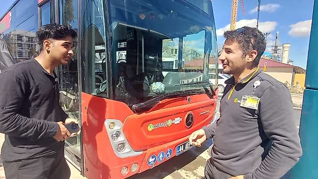 Otobüste Sürpriz Konser: Yolculara Türkü Molası