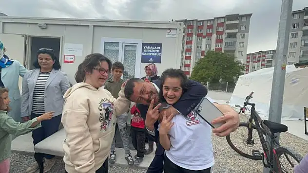 Özgür Özel: 'Bizim listemizde hesabını veremeyeceğimiz kimse yok, sizin listenizde kimler kimlerle beraber'