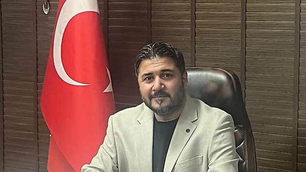 Özgür Özel CHP'ye Veda Etti: Yeni Partisini Duyurdu, Malatya'dan İlk İstifa Geldi