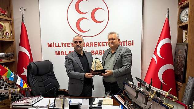 Özpolat'tan Şengönül'e Kırgızistan'dan Anlamlı Ak Kalpak Hediyesi