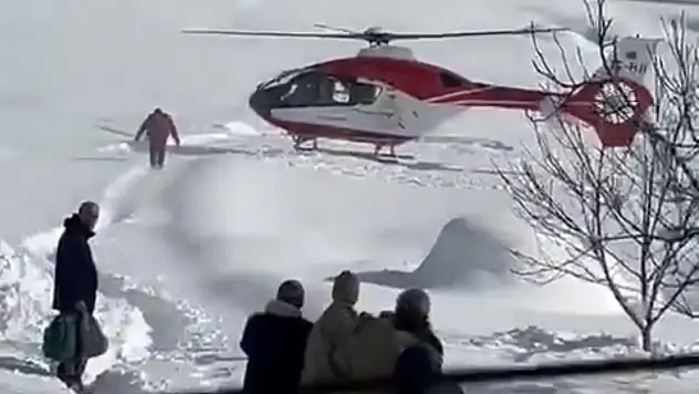 Pütürge'de Kar Engeline Hava Köprüsü: 1 Yaşındaki Bebek Helikopterle Kurtarıldı