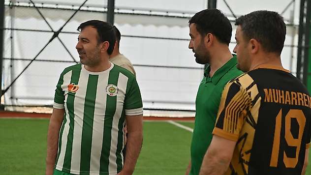 Pütürge'de Turnuva Heyecanı : Kapalı Halı Saha Görkemli Bir Açılışla Hizmete Girdi