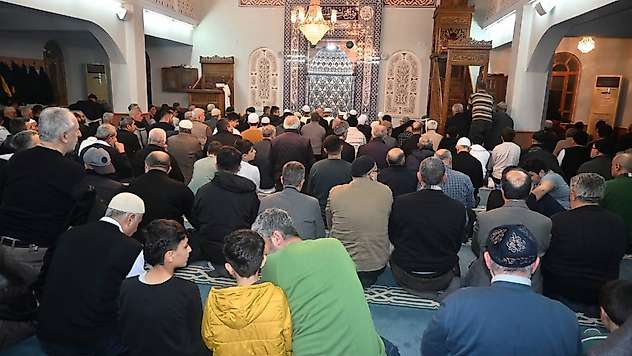 Ramazan ayının ilk teravihi Malatya camilerinde eda edildi