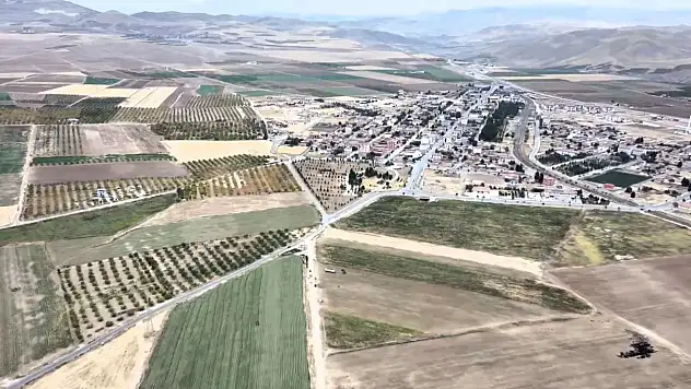 Recai Kutan Boztepe Barajı Yazıhan Ovası'nda Üretimi Canlandırdı