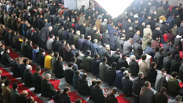 Regaib Kandili yarın idrak edilecek