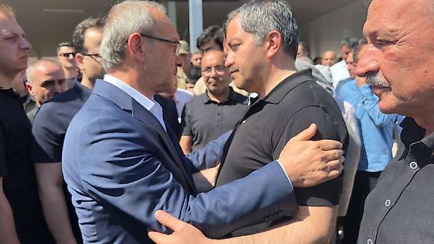 Rektör Recep Bentli'nin Acı Günü: Annesi Nefise Bentli Son Yolculuğuna Uğurlandı