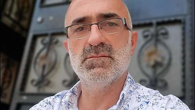 Şair söz yazarı besteci ve yorumcu Güvenden sitem..