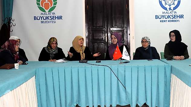 Şair Sülbiye Kutlu ile 'Hayatın İçinden' Programı Düzenlendi