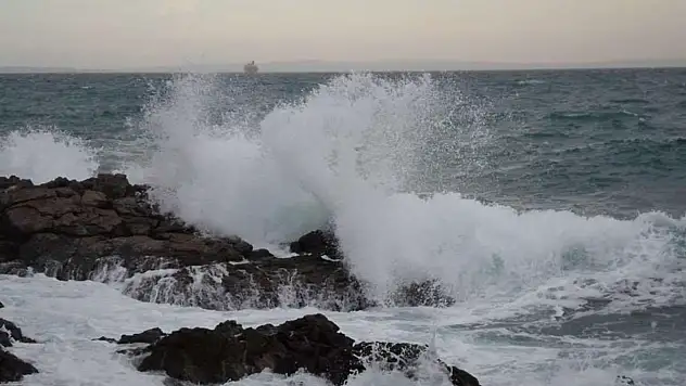 Sakarya ve Düzce'de denize girmek yasaklandı