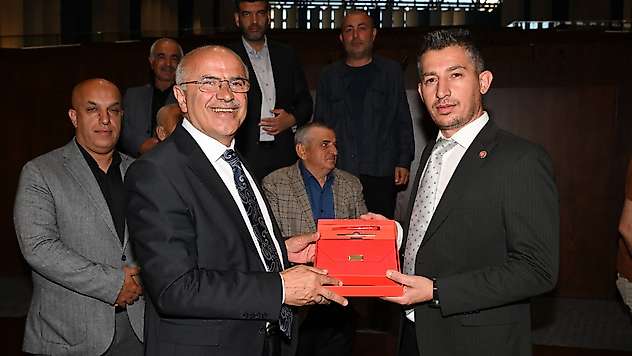 Sami Er muhtarlarla buluştu: 'Depremin izlerini siliyoruz'