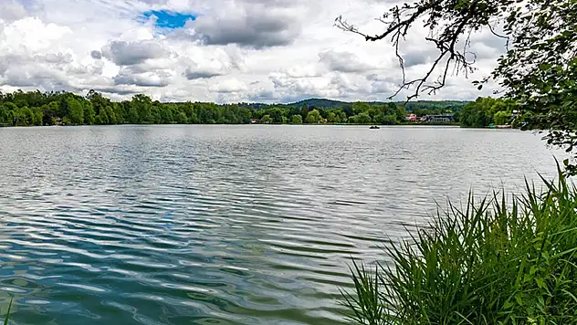 Sapanca Gölü'nde mahsur kalan 17 kişi kurtarıldı