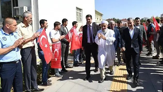 Şehitlerimizin Emanetleri, Başımızın Tâcıdır