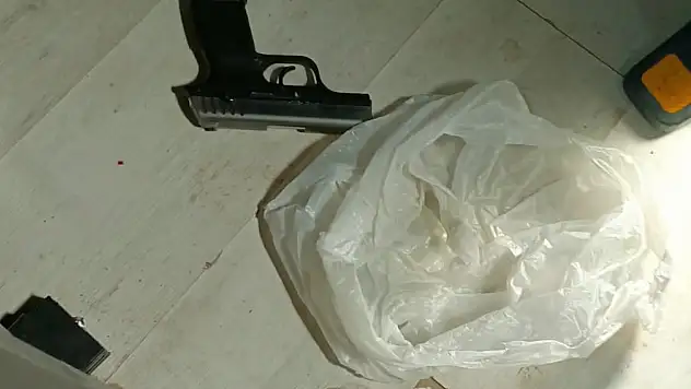 Silahla Oynarken Kendini Vurdu