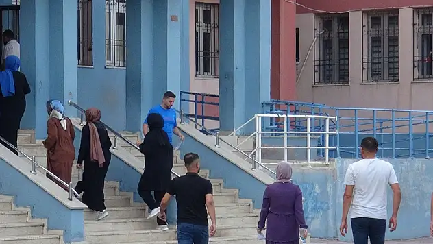 Sınav sabahı kahve ve enerji içeceğine dikkat!