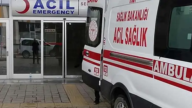 Sivas'ta 53 öğrenci gıda zehirlenmesi şüphesiyle hastaneye kaldırıldı
