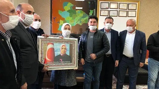 Siyaset bir edep, ahlak işidir