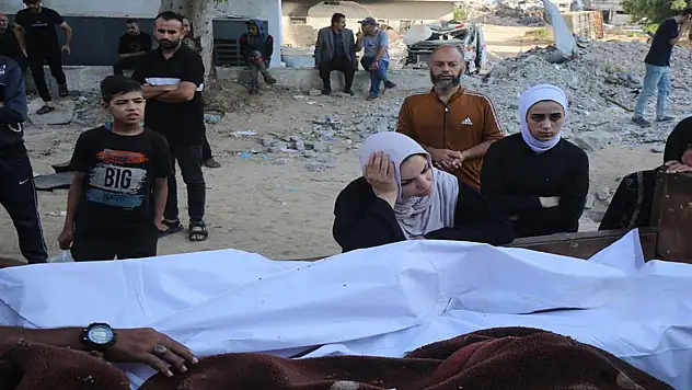 Siyonist rejimin Gazze'ye gün boyu saldırılarında 44 şehit